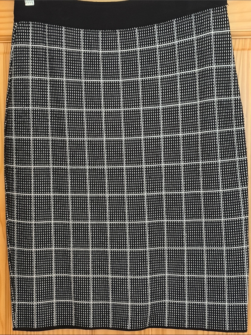 White House Black Market Black and White Grid Pencil Skirt